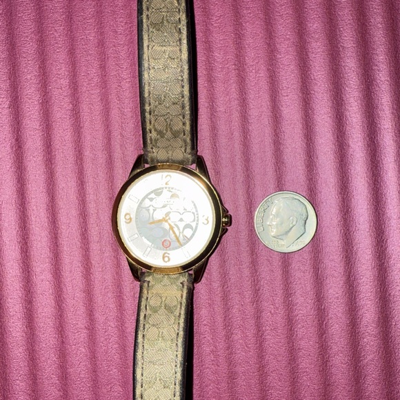 Vintage Coach leather watch - Picture 9 of 10